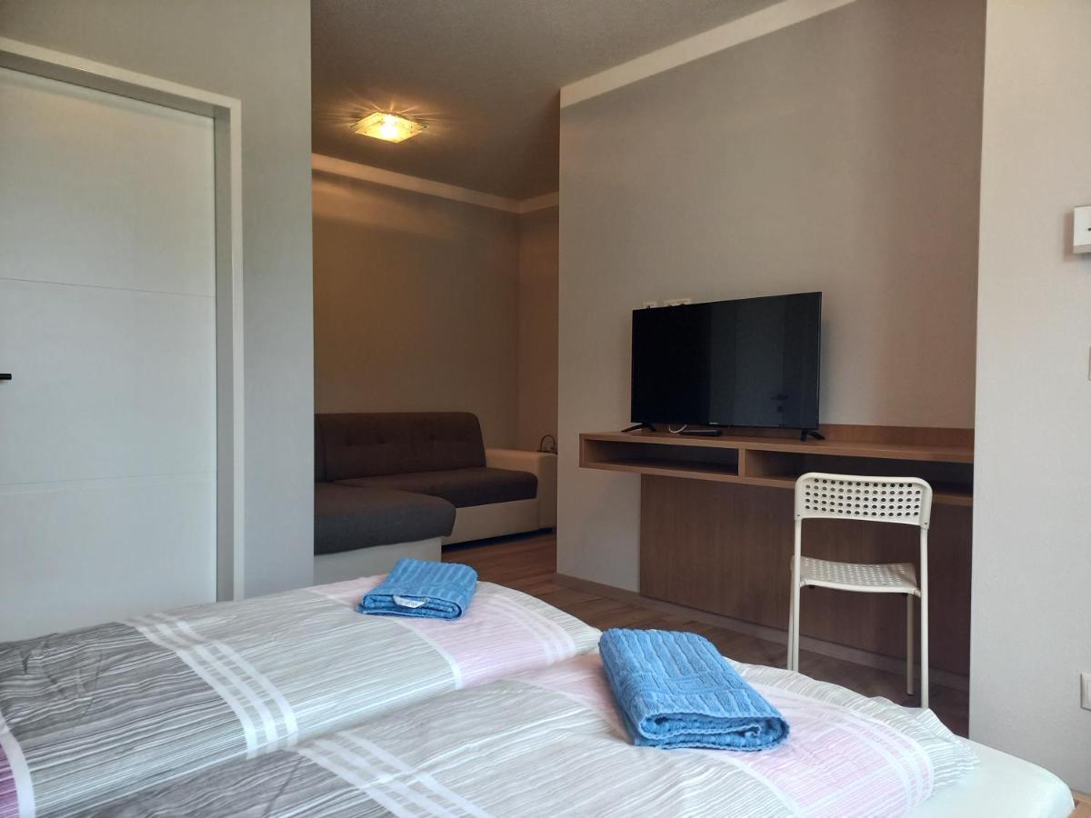Privatzimmer An Der Bueffelweide กมึนด์ ภายนอก รูปภาพ